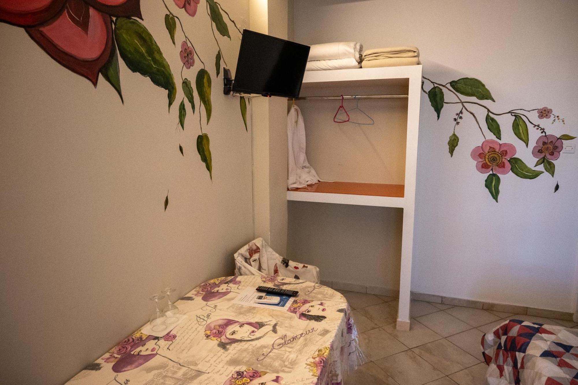 Ιlias Rooms Patras Exterior photo