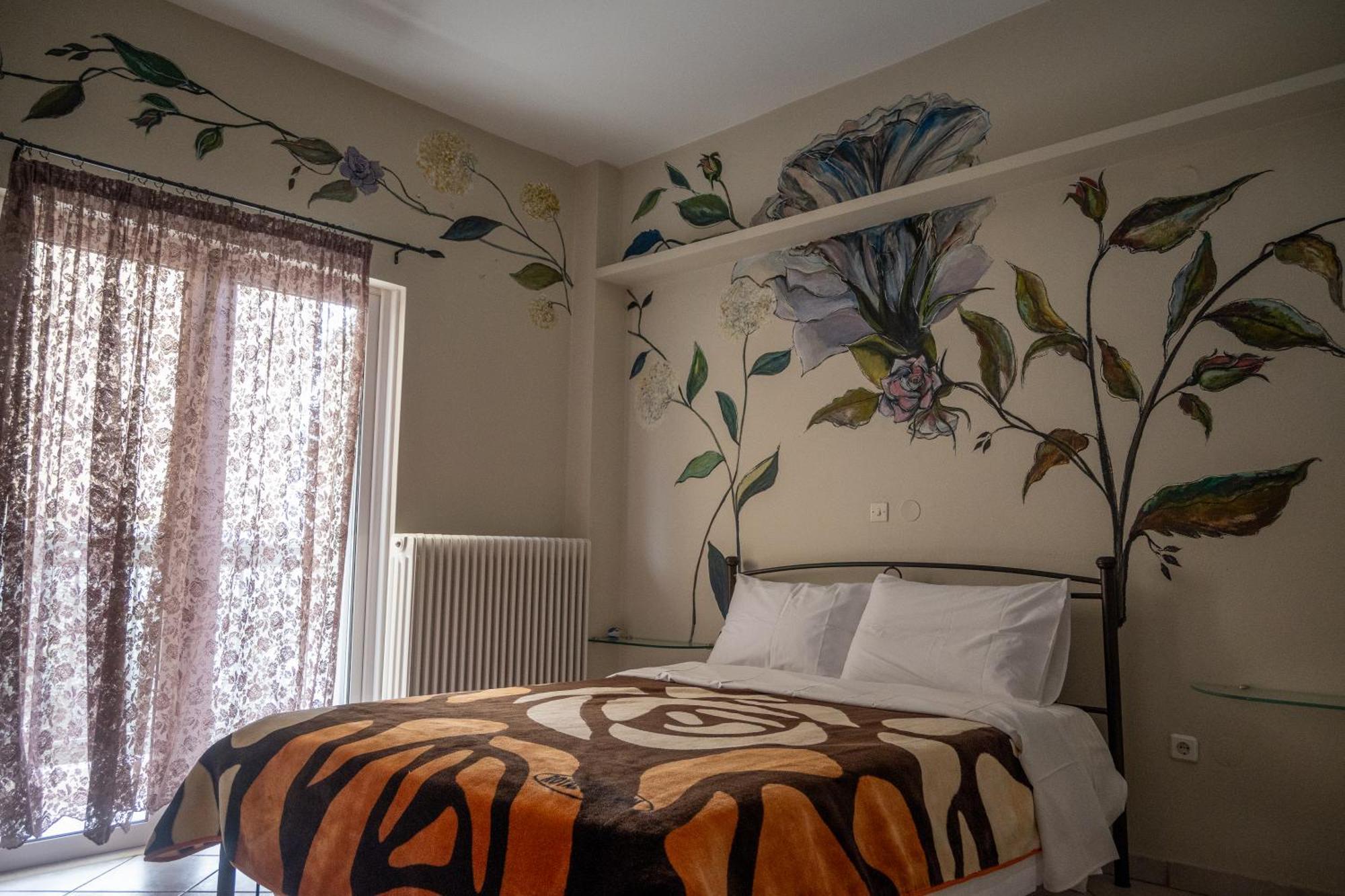 Ιlias Rooms Patras Exterior photo