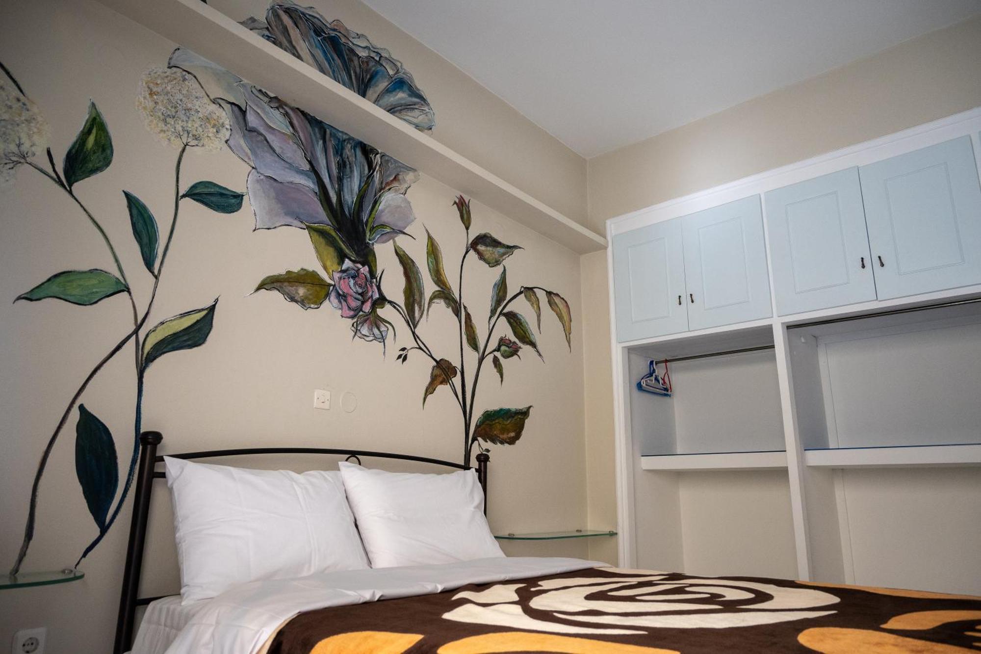Ιlias Rooms Patras Exterior photo