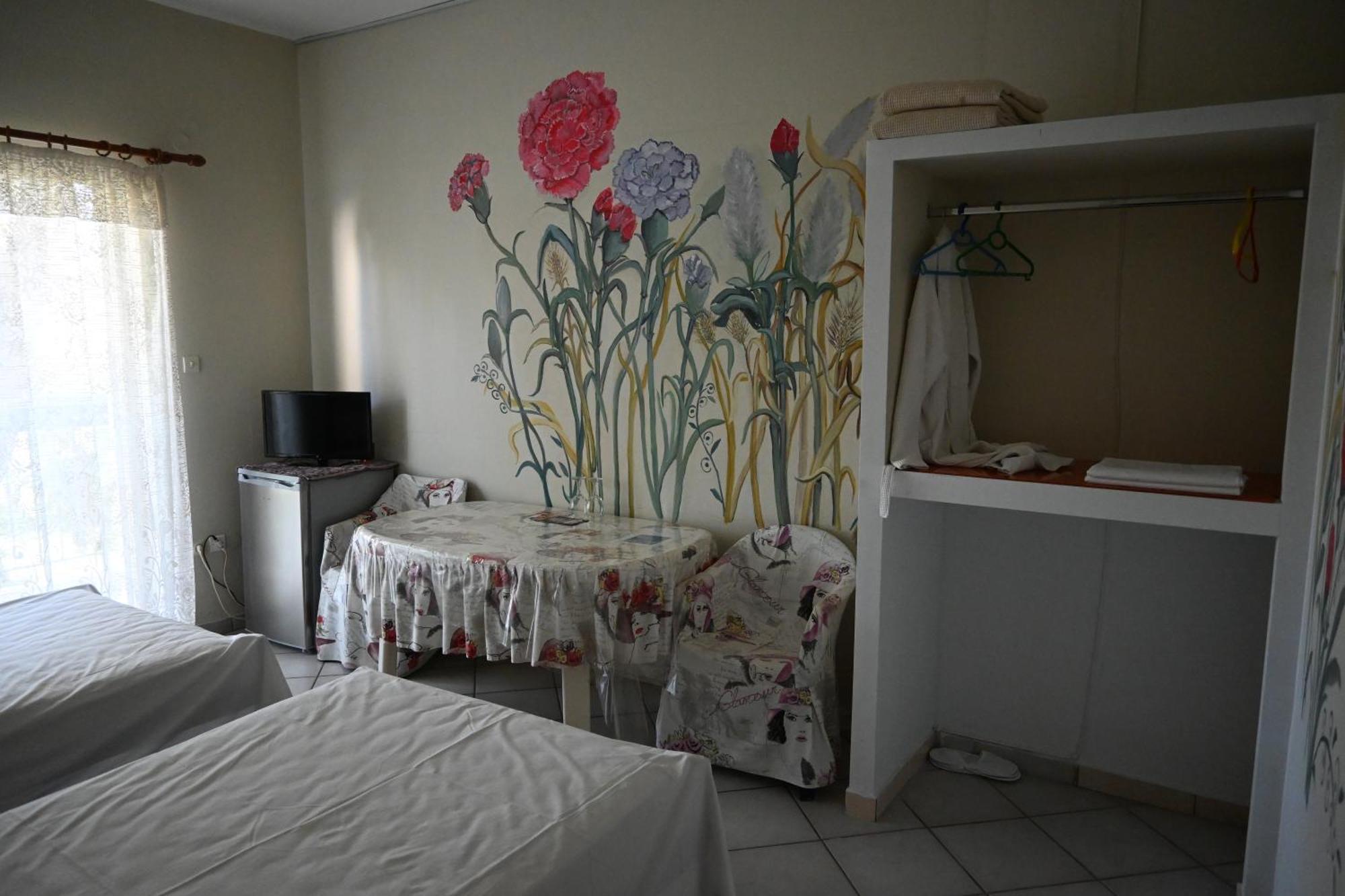 Ιlias Rooms Patras Exterior photo