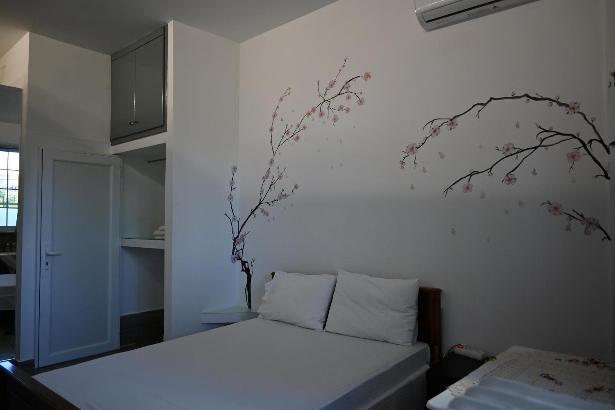 Ιlias Rooms Patras Exterior photo
